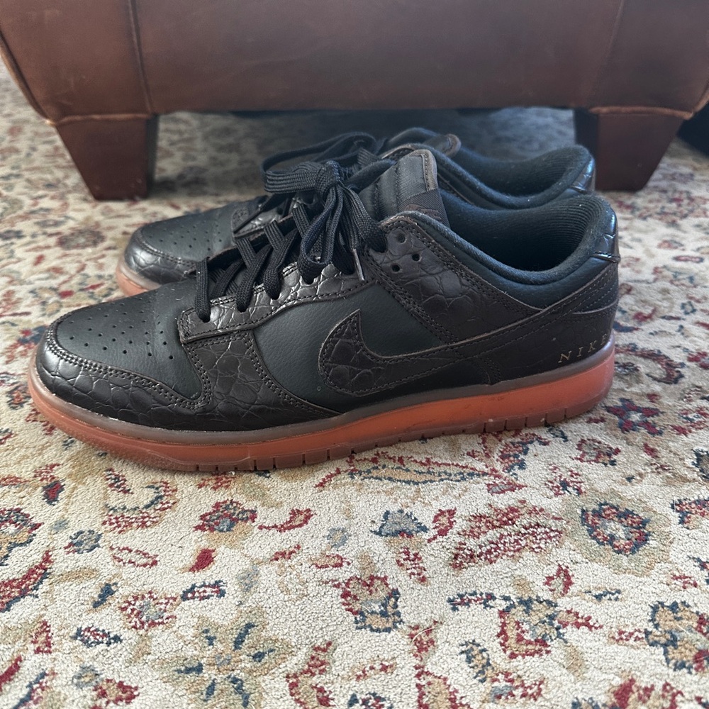 Nike Dunk slow Brown Alligator Embosswd Low-Top Sneakers with Gum-Style Sole - Picture 4 of 7